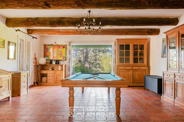 Propriété d’exception, de charme, avec grands espaces et potentiel illimité