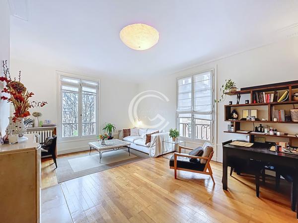 Paris (75007) ART DÉCO AU 5È ÉTAGE ASCENSEUR