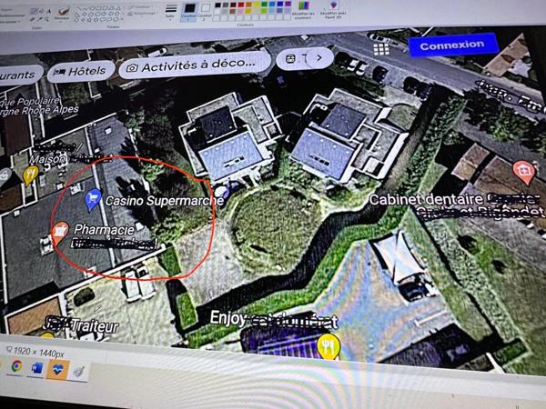 Local commercial 1000 m2 vendre DOMERAT (03)