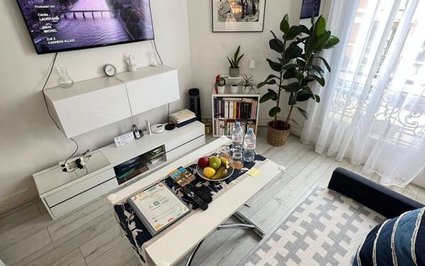 Appartement à louer    2 pièces •  Paris 12