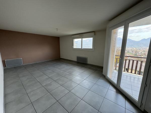 T3 SCIONZIER + 2 PLACES DE PARKING