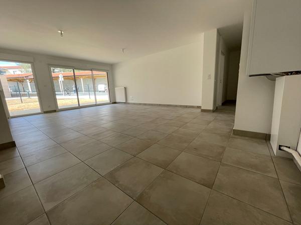 Appartement rez-de-jardin à Vaugneray 4 pièce(s), 3 ch, terrasse, jardin, 90.91 m2