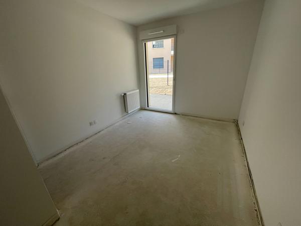 Appartement rez-de-jardin à Vaugneray 4 pièce(s), 3 ch, terrasse, jardin, 90.91 m2
