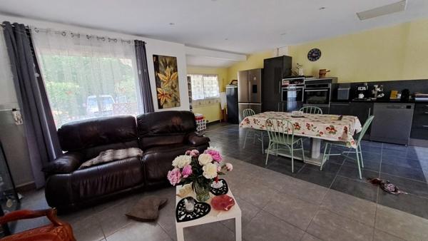 Maison à vendre |  Saint-Seurin-sur-l'Isle |  4 pièces | 121 m²