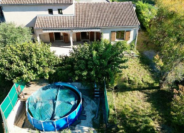 Maison à vendre    5 pièces • 147,50 m2 Ruoms