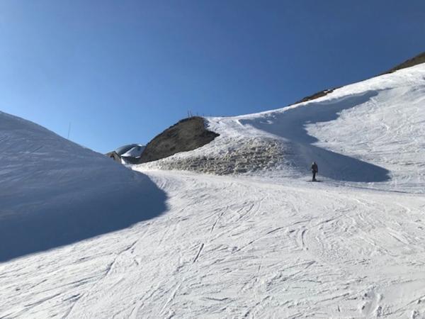 Dans la Station de la MONGIE dans les Hautes Pyrénées un studio de 26 m² aux pieds des pistes de ski avec Balcon et cellier.