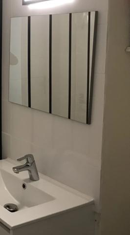 Dans la Station de la MONGIE dans les Hautes Pyrénées un studio de 26 m² aux pieds des pistes de ski avec Balcon et cellier.