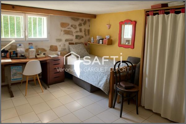 Maison familiale, 5 chambres, jardin, garage en ville