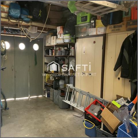 Maison familiale, 5 chambres, jardin, garage en ville