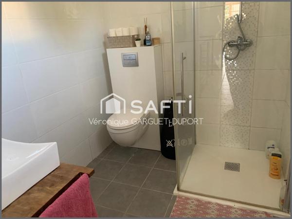 Maison familiale, 5 chambres, jardin, garage en ville