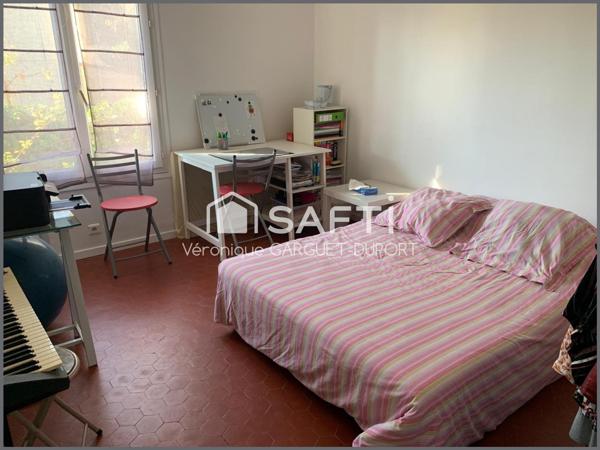 Maison familiale, 5 chambres, jardin, garage en ville