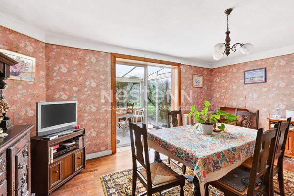 VENTE MAISON DE VILLE QUARTIER ROBIEN AVEC GARAGE TROIS CHAMBRES DONT UNE DE PLAIN PIED ET JARDIN CLOS