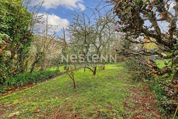 VENTE MAISON DE VILLE QUARTIER ROBIEN AVEC GARAGE TROIS CHAMBRES DONT UNE DE PLAIN PIED ET JARDIN CLOS