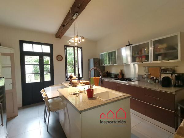 Maison pierre 5 chambres, Jardin et garage en centre ville