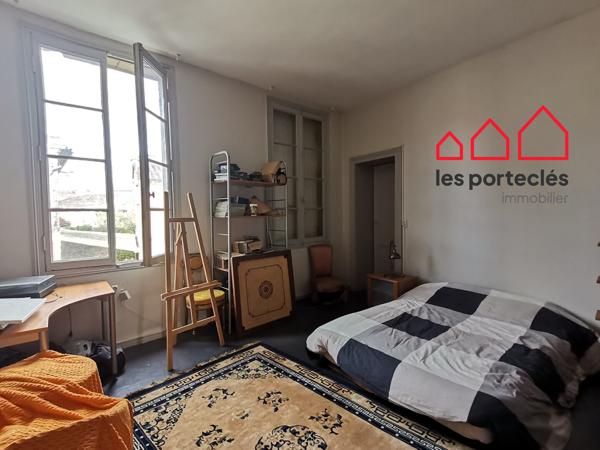 Maison pierre 5 chambres, Jardin et garage en centre ville