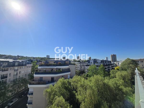 Terrasse sous le soleil