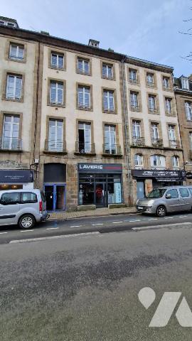 IMMEUBLE ENTIER-1 COMMERCE-3 APPARTEMENTS-JARDIN