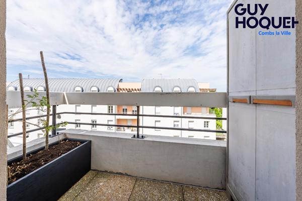 COMBS LA VILLE : appartement 3 pièces à vendre - 3 places de stationnement