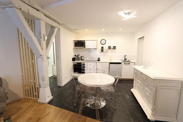 SUPERBE T2 AVEC MOBILIER HAUT DE GAMME EN HYPER CENTRE