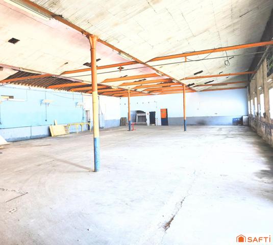 Beau local commercial réhabilité avec 2 bureaux et sanitaires à l'entrée de Poussay venant de Mirecourt