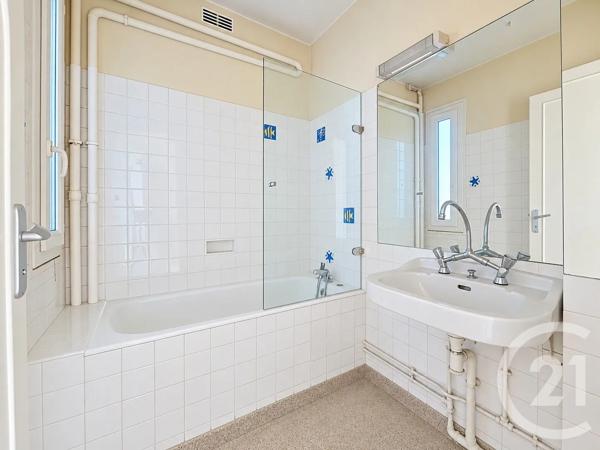 Appartement à vendre  3 pièces - 52,63 m 2   TROYES  - 10