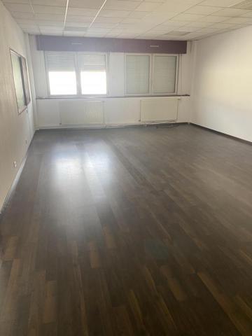 Bureaux à louer – Espace commercial Saint-Marc (face au bowling du Rouergue)