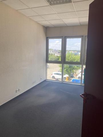 Bureaux à louer – Espace commercial Saint-Marc (face au bowling du Rouergue)