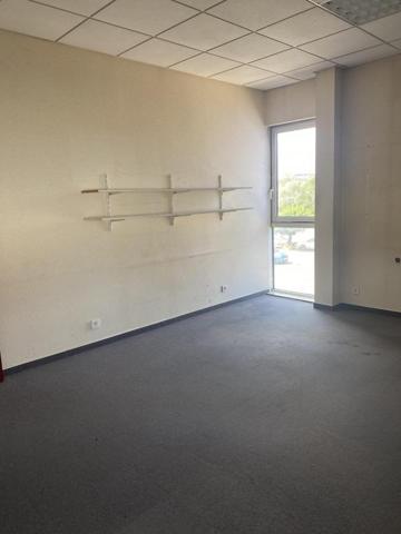 Bureaux à louer – Espace commercial Saint-Marc (face au bowling du Rouergue)