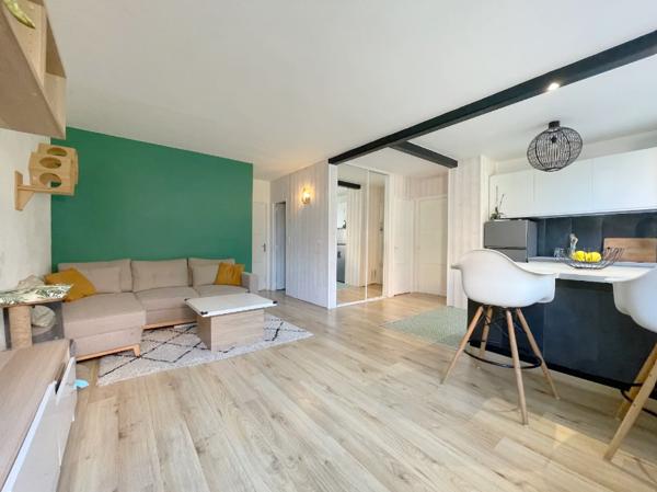 VELIZY QUARTIER MAIRIE - HYPER CENTRE - APPARTEMENT 53m2 - BON ETAT - FAIBLES CHARGES et TAXE FONCIERE - CAVE