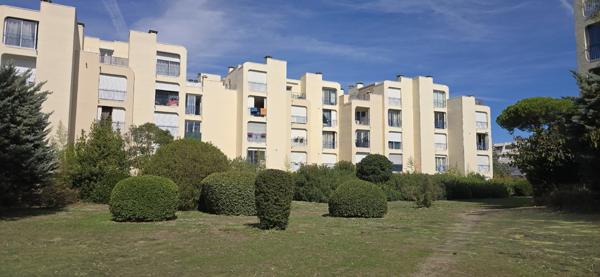 La Grande-Motte (34280) Studio meublé 26m²et rénové avec une place de parking