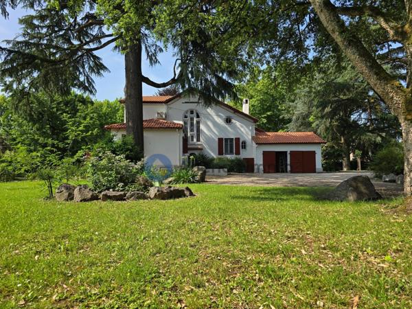 À vendre - Maison individuelle, 6 pièces située à Navarrenx (64190)