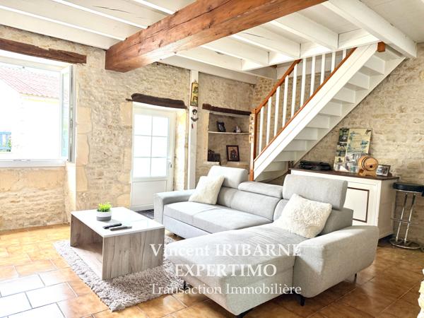 Saintes (17100) Saintongeaise avec Piscine, Ecurie, Dépendances et Prés