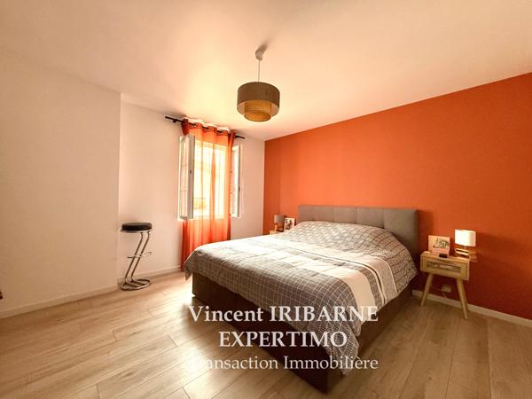 Saintes (17100) Saintongeaise avec Piscine, Ecurie, Dépendances et Prés