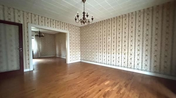 Maison - 7 pièces - 177 m²