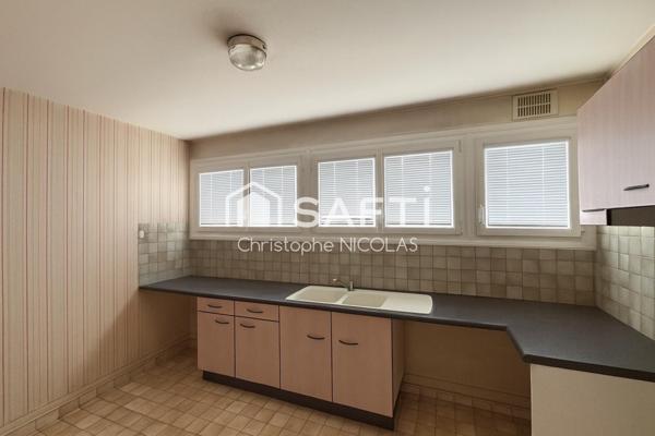 T3 traversant avec loggia et proche commodités