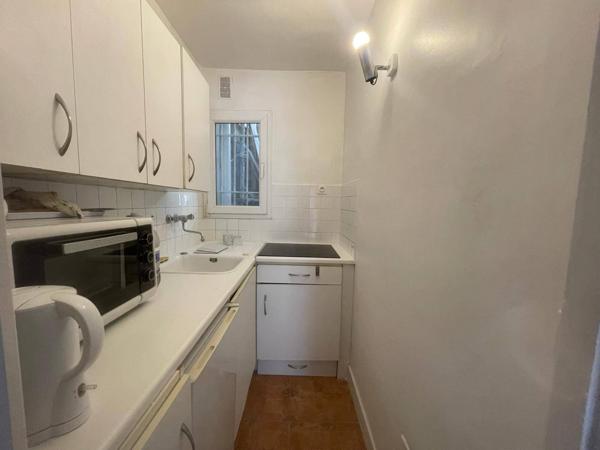 CHARMANT STUDIO A 2 PAS DE NOTRE DAME