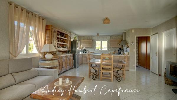 Maison à vendre plain-pied - grand séjour - cuisine récente - 3 chambres - véranda - terrasse - proche de VIGNEULLES LES HATTONCHATE (55)