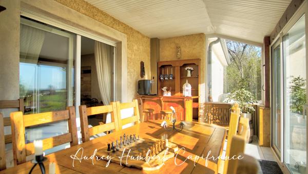 Maison à vendre plain-pied - grand séjour - cuisine récente - 3 chambres - véranda - terrasse - proche de VIGNEULLES LES HATTONCHATE (55)