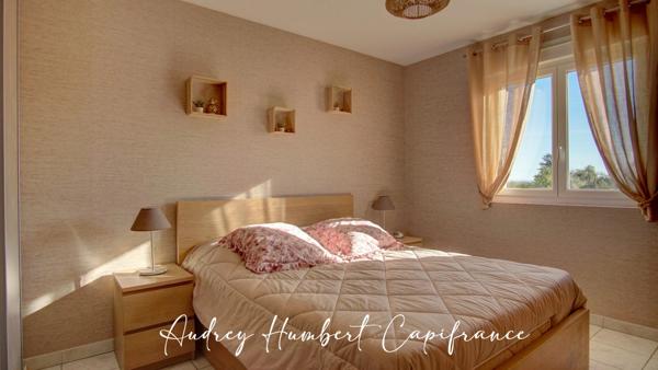 Maison à vendre plain-pied - grand séjour - cuisine récente - 3 chambres - véranda - terrasse - proche de VIGNEULLES LES HATTONCHATE (55)