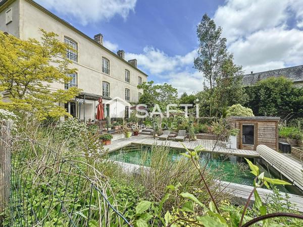 Grande demeure de caractère avec piscine