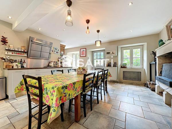 Grande demeure de caractère avec piscine