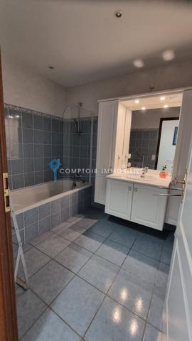 Villa
                                                                                                                                                                                                                                                                                                                        4 pièce(s)                                                                                                                                                                                                          3 chambre(s)                                                                                                                                                                                                          70  m²