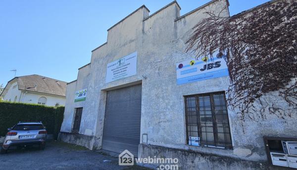 Local 329 m² à Coarraze 64800