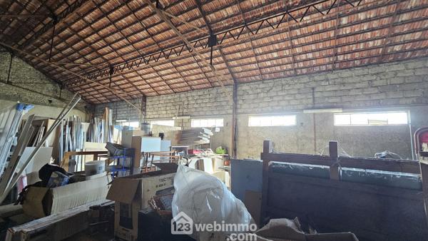 Local 329 m² à Coarraze 64800