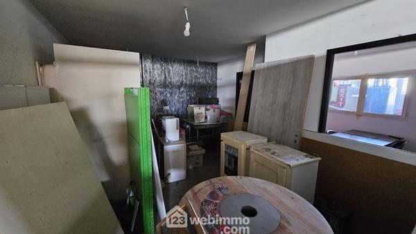 Local 329 m² à Coarraze 64800