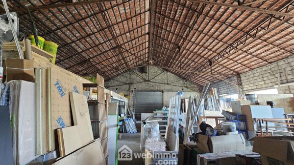 Local 329 m² à Coarraze 64800
