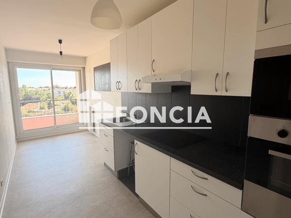 Location Appartement 3 pièces 69.7 m² - RUE ROBESPIERRE Talence 33400