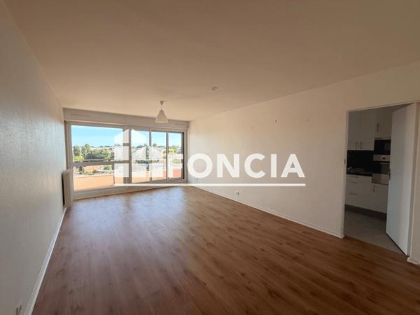 Location Appartement 3 pièces 69.7 m² - RUE ROBESPIERRE Talence 33400
