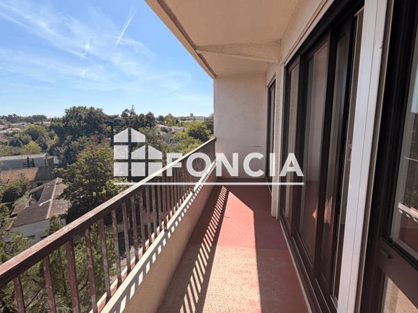 Location Appartement 3 pièces 69.7 m² - RUE ROBESPIERRE Talence 33400