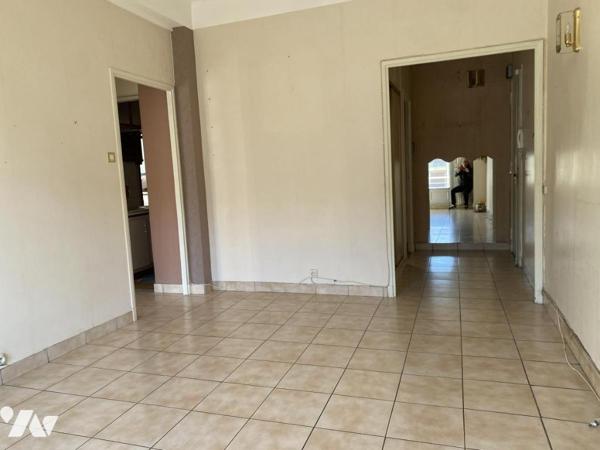 APPARTEMENT T3 CLIMATISÉ, BALCON, CAVE, EN ÉTAGE ÉLEVÉ. Box en sus.